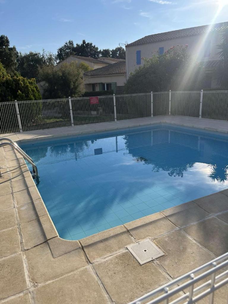 Appartement T2, 4 Personnes, Climatise, Avec Piscine, Village De La Mer ラ・ロンド・レ・モール エクステリア 写真