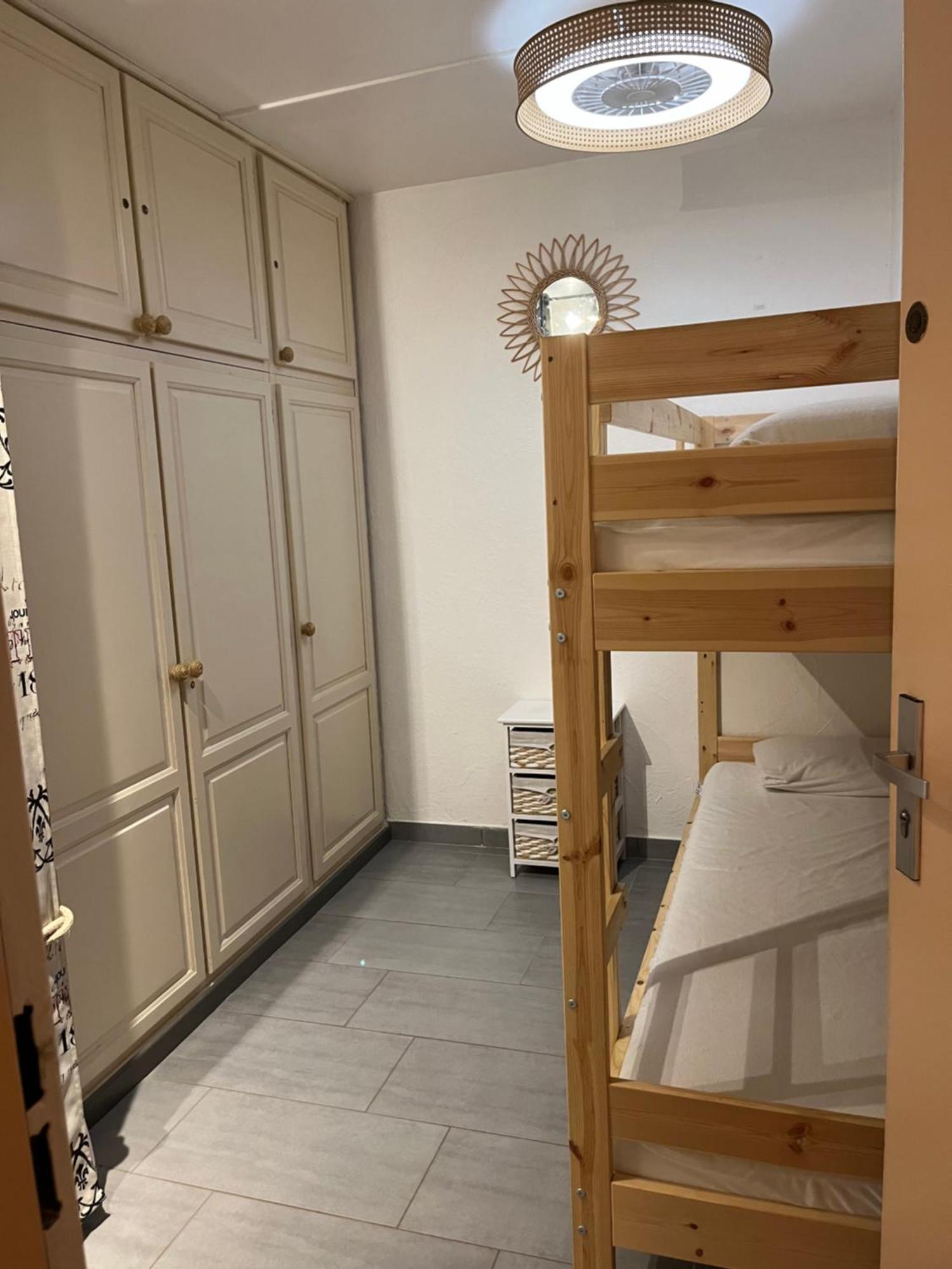 Appartement T2, 4 Personnes, Climatise, Avec Piscine, Village De La Mer ラ・ロンド・レ・モール エクステリア 写真
